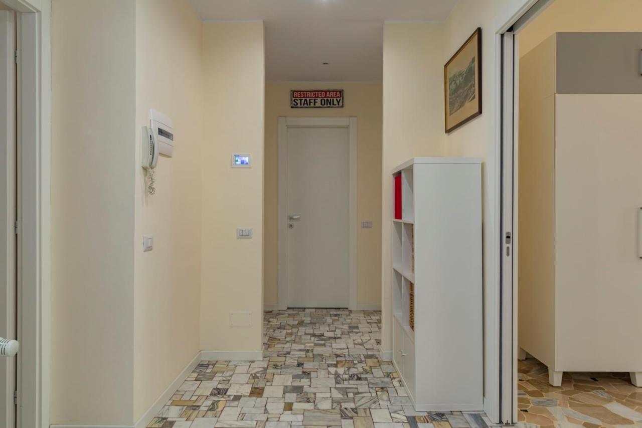 Joivy Modern 2Bed Flat With Balcony, 250M From M5 Foppa And M2 Sant'Agostino Apartment Milan Exterior photo