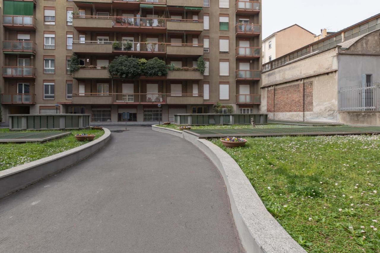Joivy Modern 2Bed Flat With Balcony, 250M From M5 Foppa And M2 Sant'Agostino Apartment Milan Exterior photo