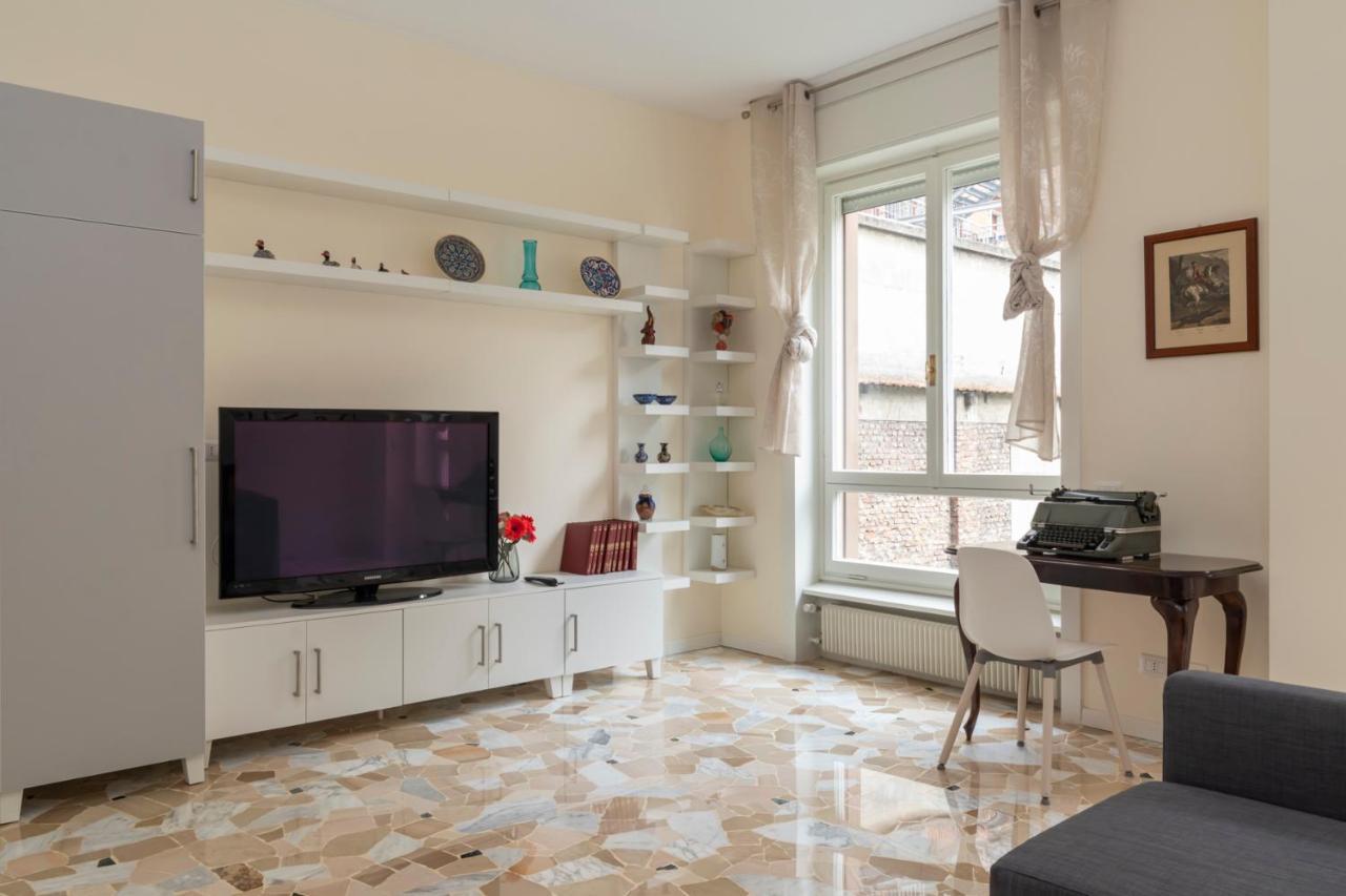 Joivy Modern 2Bed Flat With Balcony, 250M From M5 Foppa And M2 Sant'Agostino Apartment Milan Exterior photo