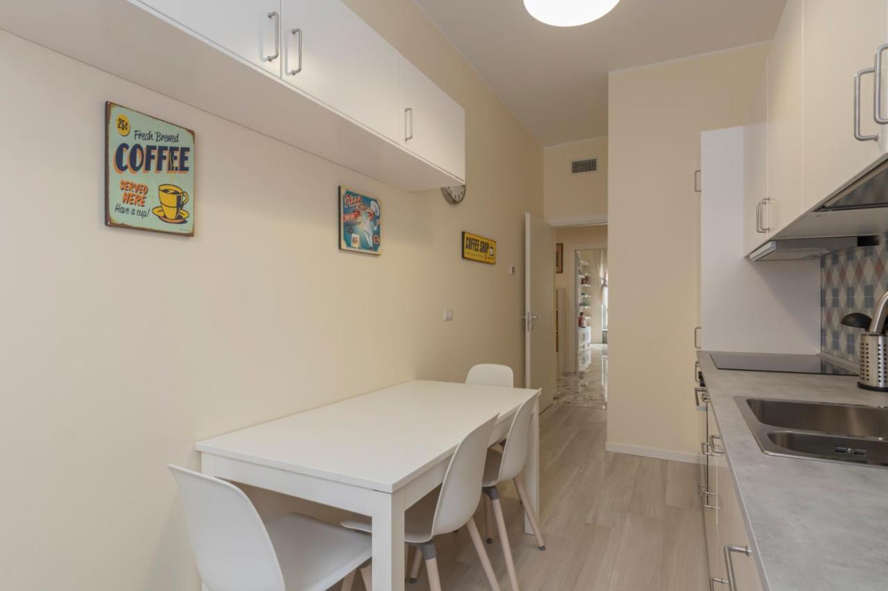 Joivy Modern 2Bed Flat With Balcony, 250M From M5 Foppa And M2 Sant'Agostino Apartment Milan Exterior photo
